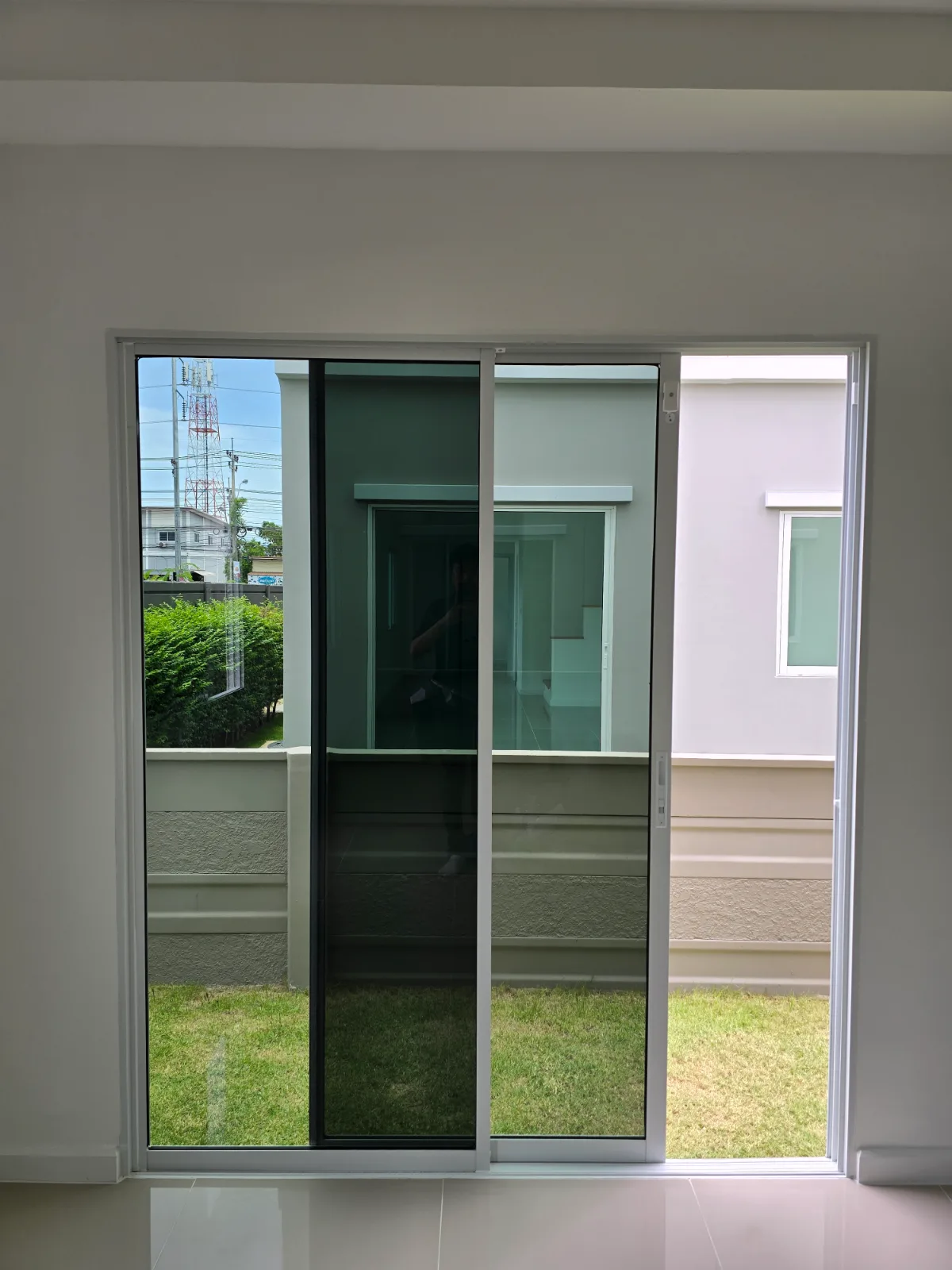 ติดฟิล์มหน้าต่างห้องนอน — ผลงานติดฟิล์มกรองแสงโดย SUNSHIELD FILM