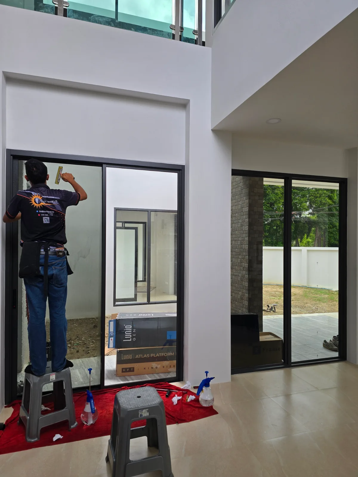 ติดฟิล์มกระจกบานใหญ่ — ผลงานติดฟิล์มกรองแสงโดย SUNSHIELD FILM