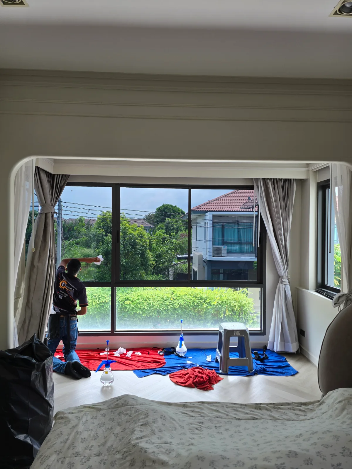 ติดฟิล์มกระจกทาวน์โฮม — ผลงานติดฟิล์มกรองแสงโดย SUNSHIELD FILM